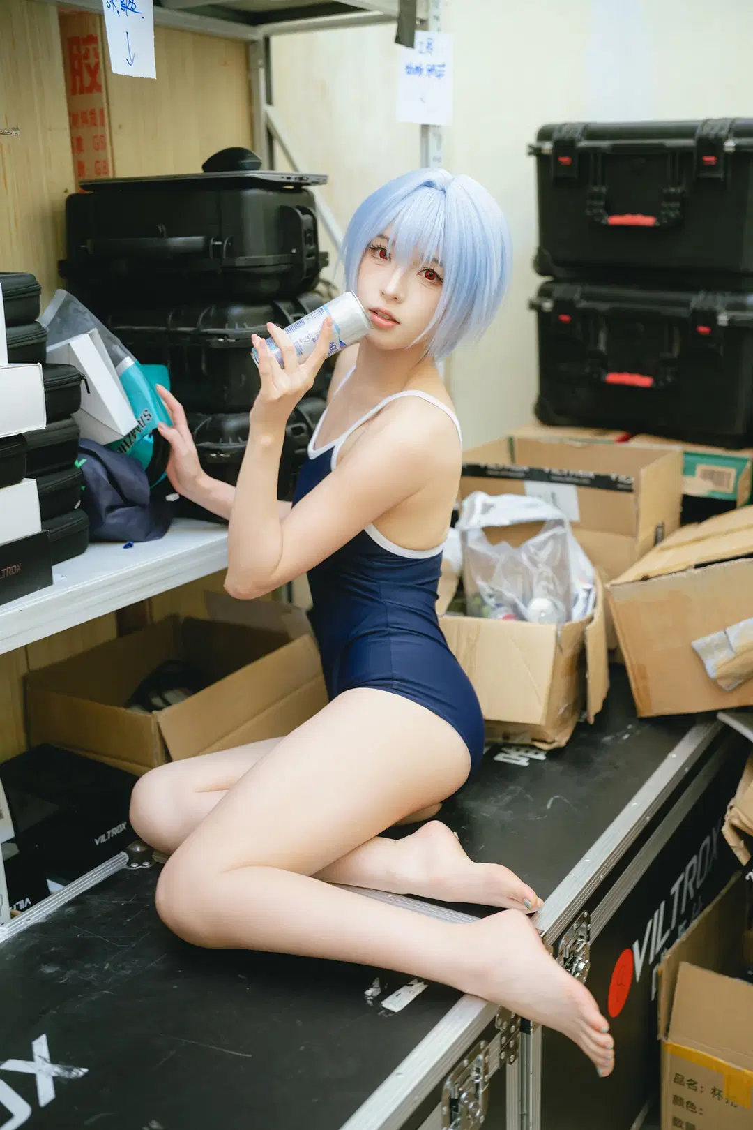 倉庫での青髪ショートと二次元ワンピース水着の撮影後記 - HIRO_午饭饭 - 3枚目