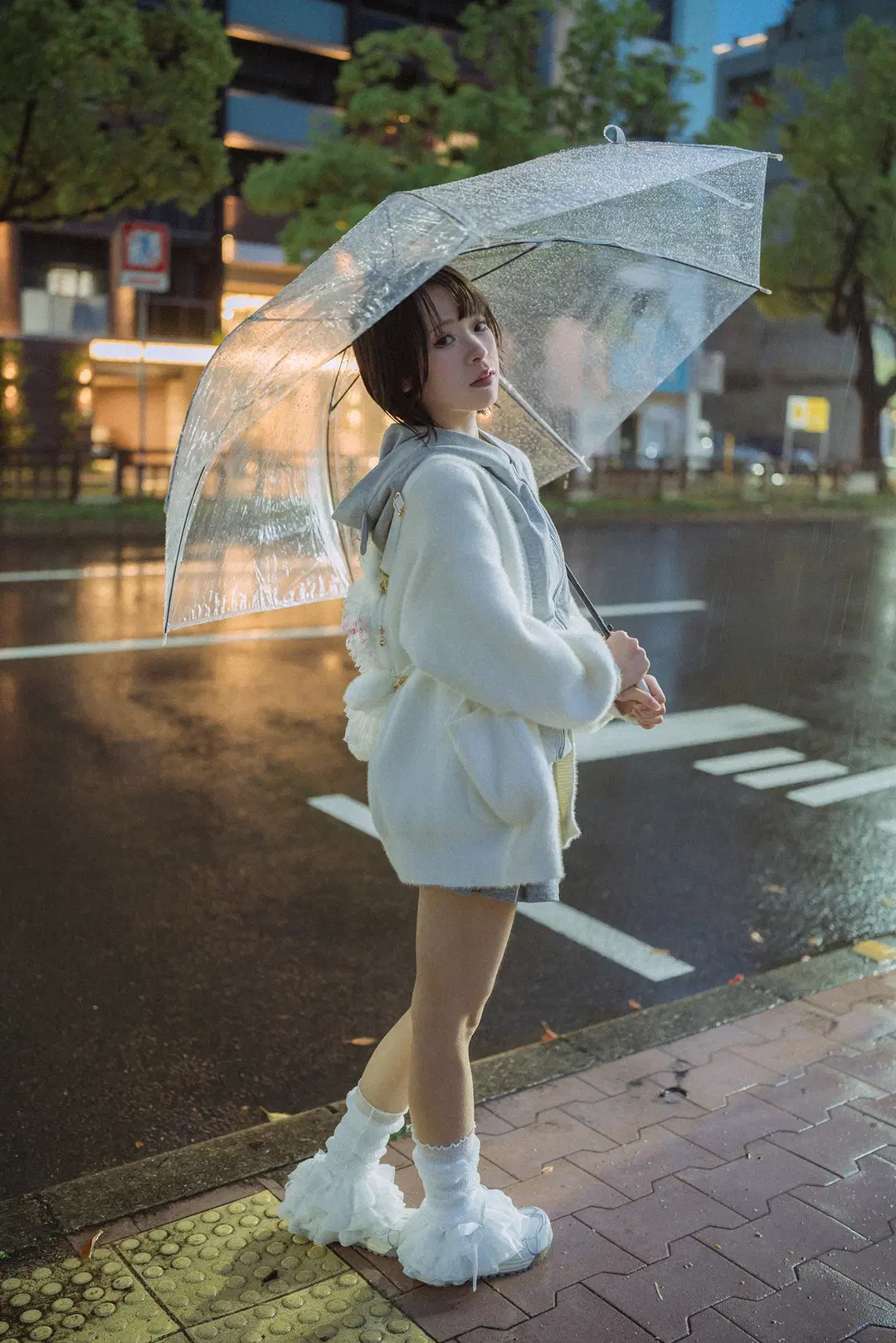 透明雨伞, 雨夜氛围感, 日常感穿搭, 高松灯cos, 白丝袜