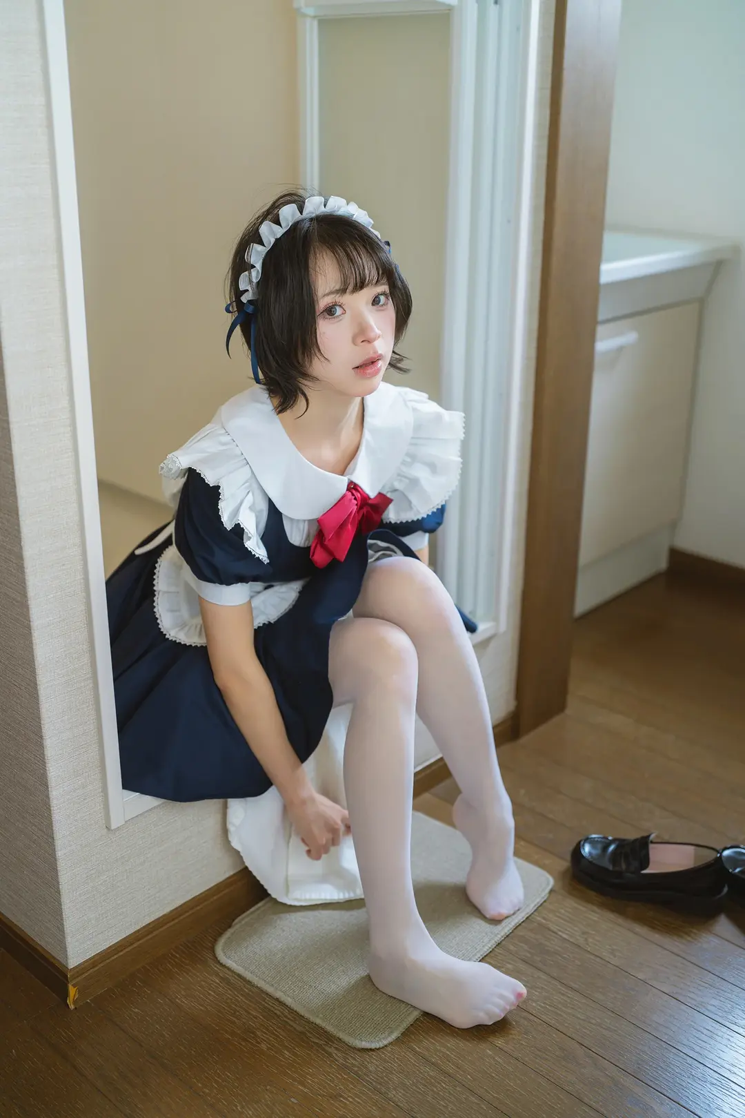 cosplay摄影, 女仆装cos, 白丝过膝袜, 浴室写真, 索尼A7R3 - 第6张