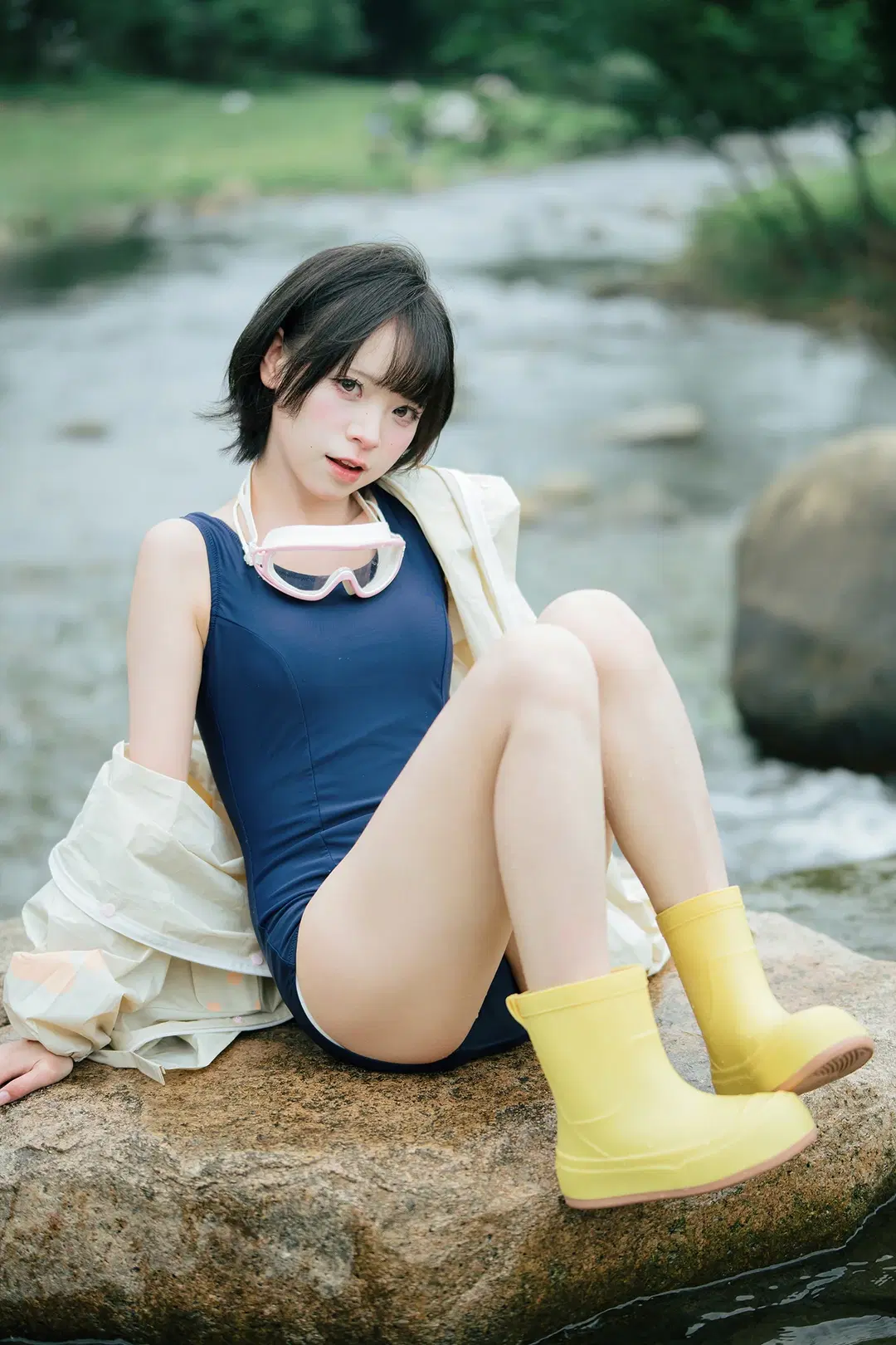 夏日溪流边的连体泳衣与黄雨靴写真 - HIRO_午饭饭 - 第2张