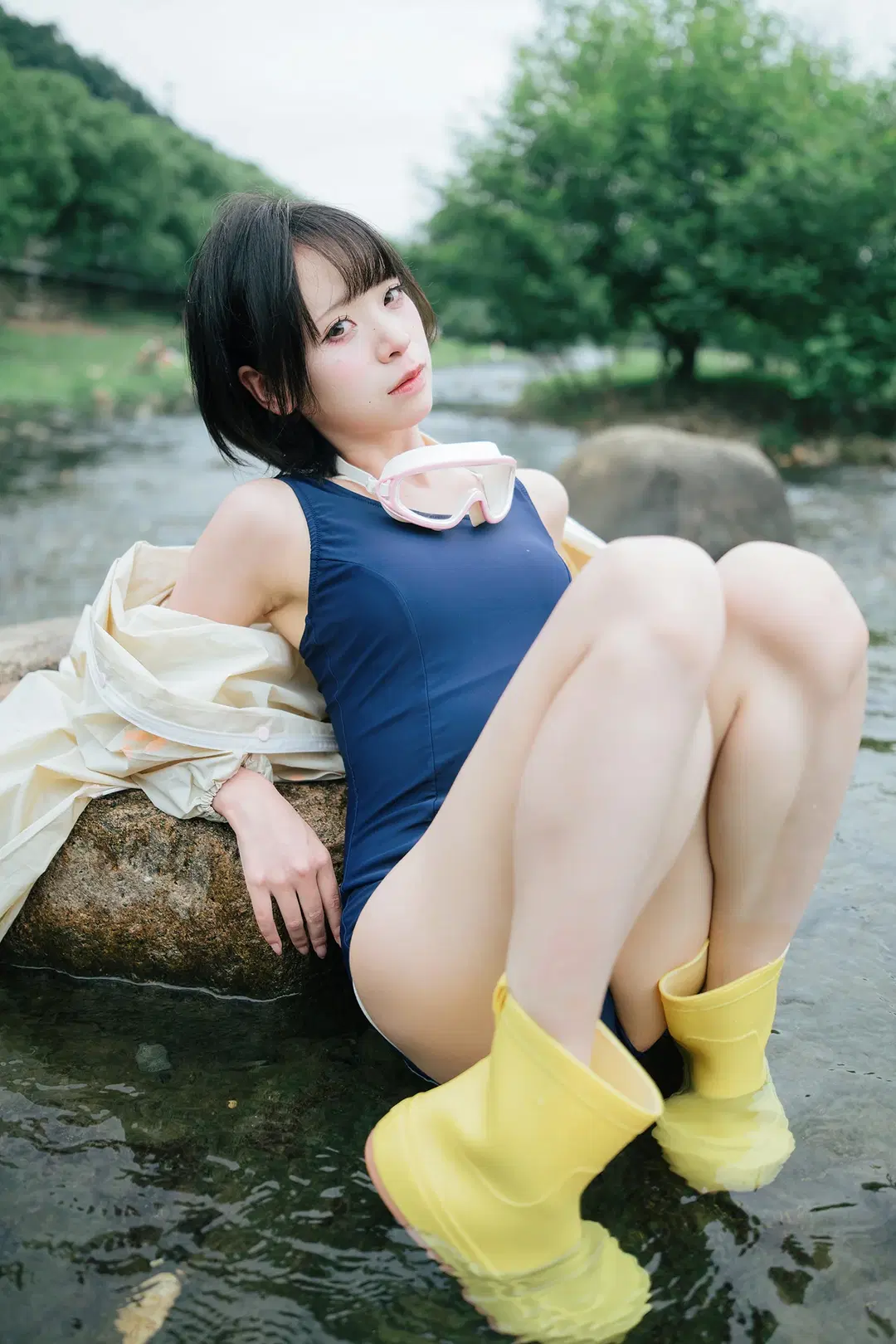 夏日写真, 户外人像, 连体泳衣, 溪流摄影, 黄色雨靴