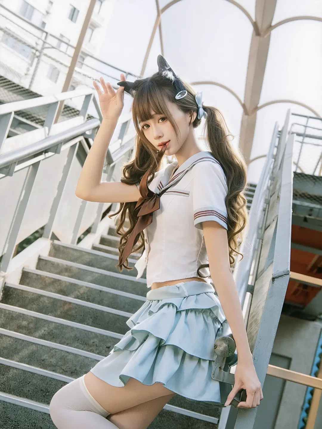 夏日楼梯间的双马尾水手服少女写真 - 北面色影 - 第6张