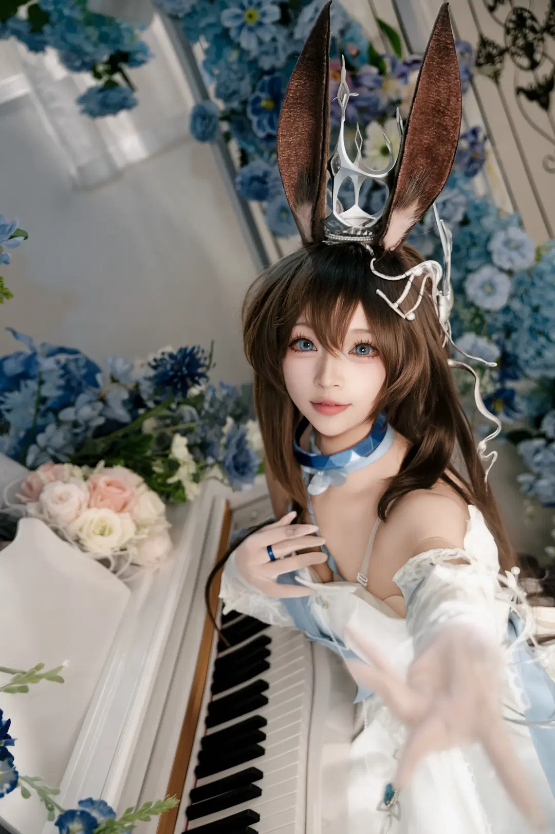 【アーミヤ コスプレ】『アークナイツ』ロドスの青き花海と音楽の旋律 - 北面色影 - 6枚目
