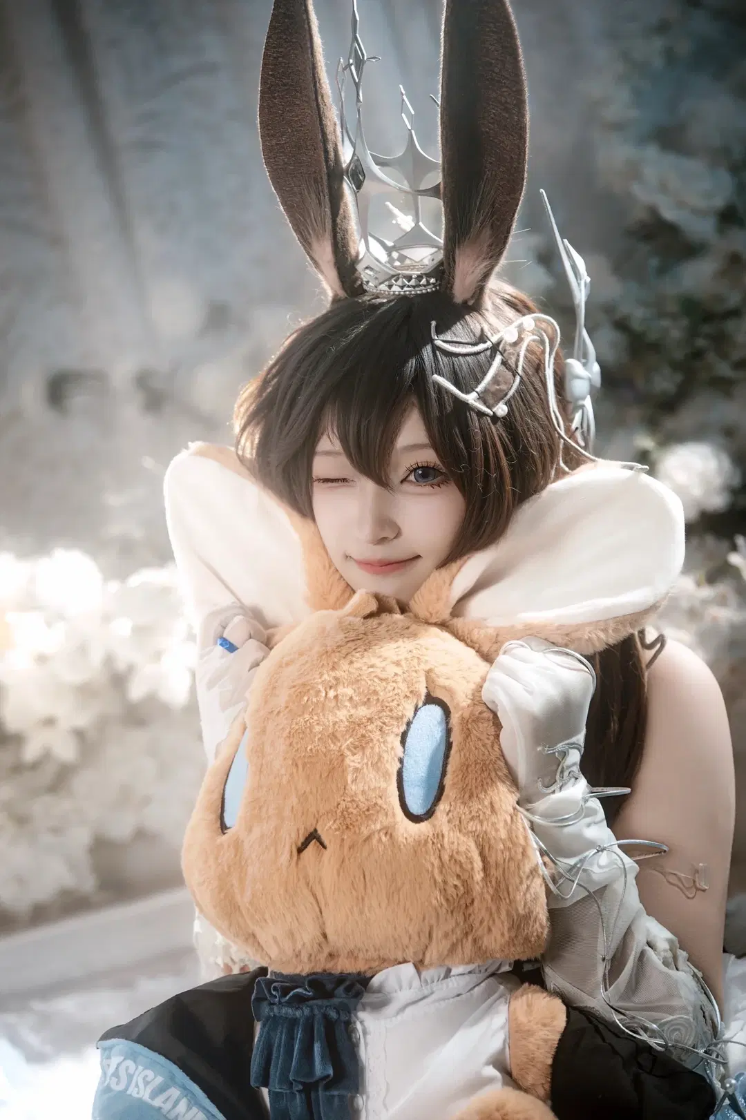 【アーミヤ コスプレ】『アークナイツ』アーミヤのアイスブルーの花海と光と影 - 北面色影 - 11枚目
