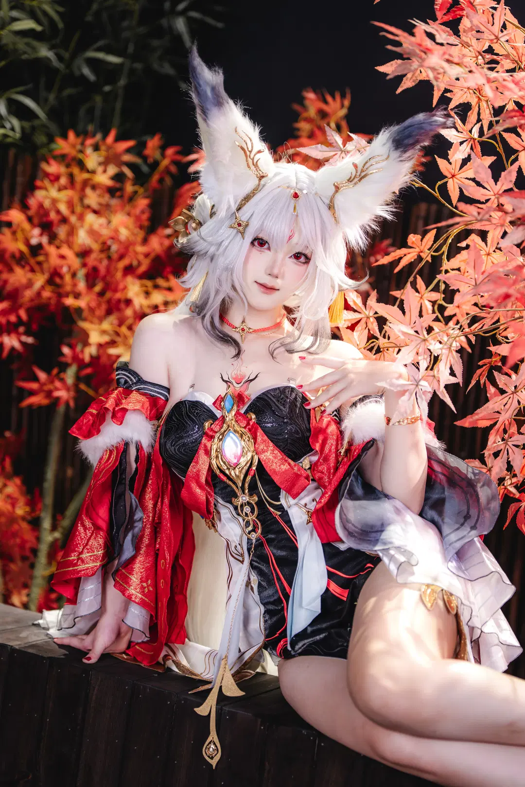 【心月狐cos】鸣潮红枫林中的白狐少女拍摄记录 - 青阳 - 第2张