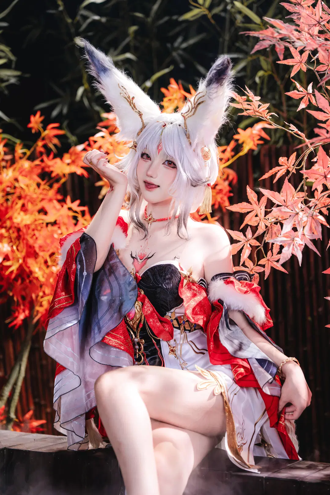 鸣潮, cosplay, 兽耳少女, 红枫外景, 心月狐cos
