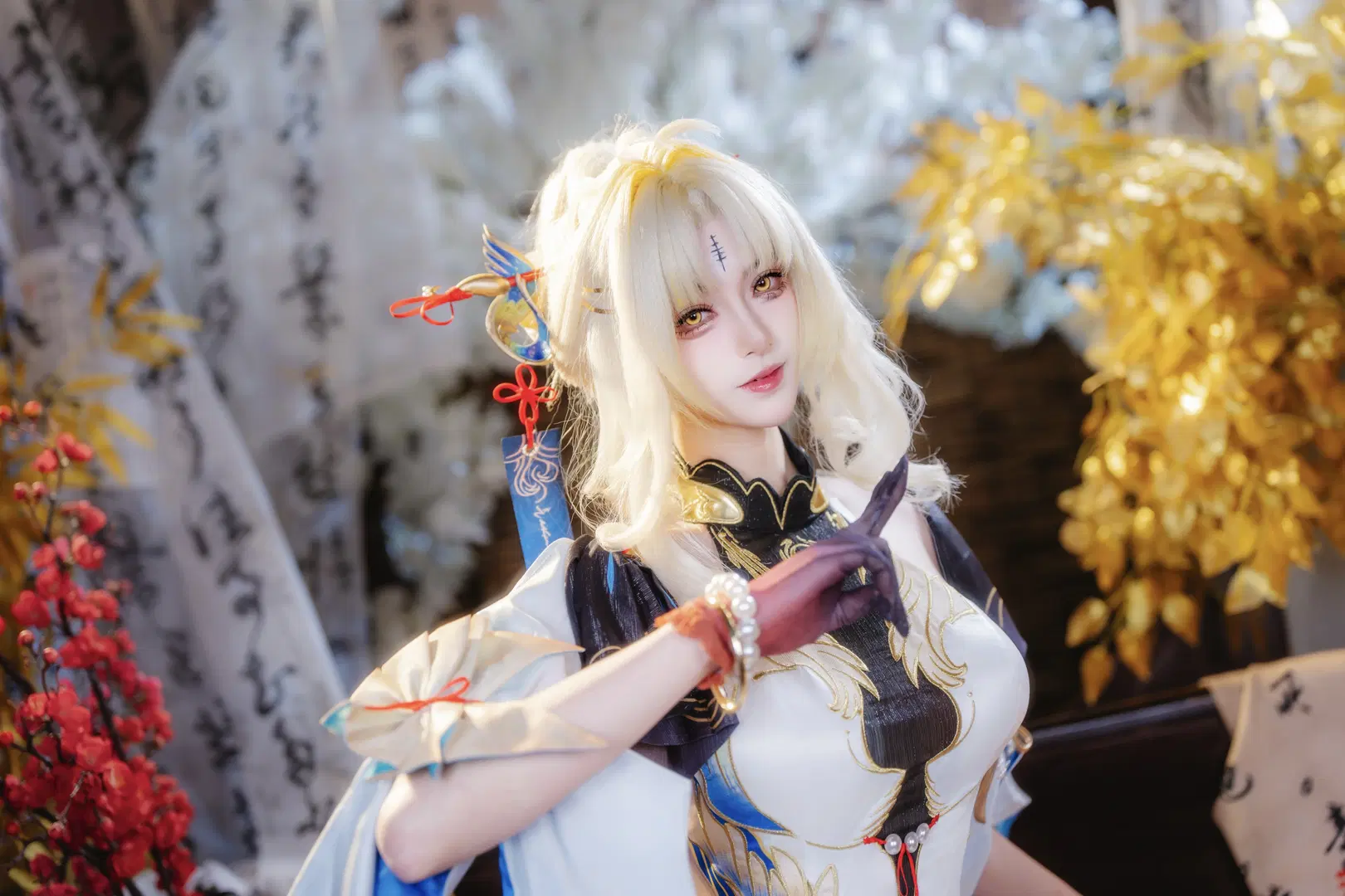 【穂穂コスプレ】鳴潮が紡ぐ白碧の中国風、一手と一扇の妙 - 青阳 - 5枚目