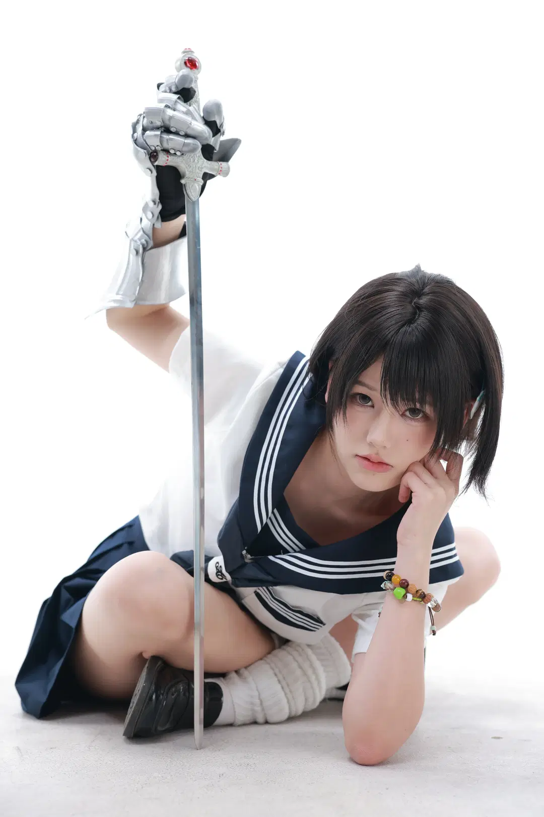 白ホリ短髪の戦闘JK、銃と大剣が織りなす硬派な衝突 - 就爱臭猴子（缺牙巴版） - 3枚目