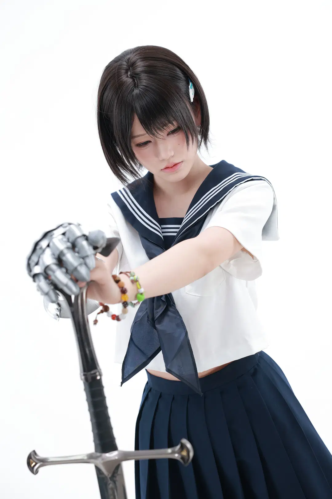 白ホリ短髪の戦闘JK、銃と大剣が織りなす硬派な衝突 - 就爱臭猴子（缺牙巴版） - 5枚目