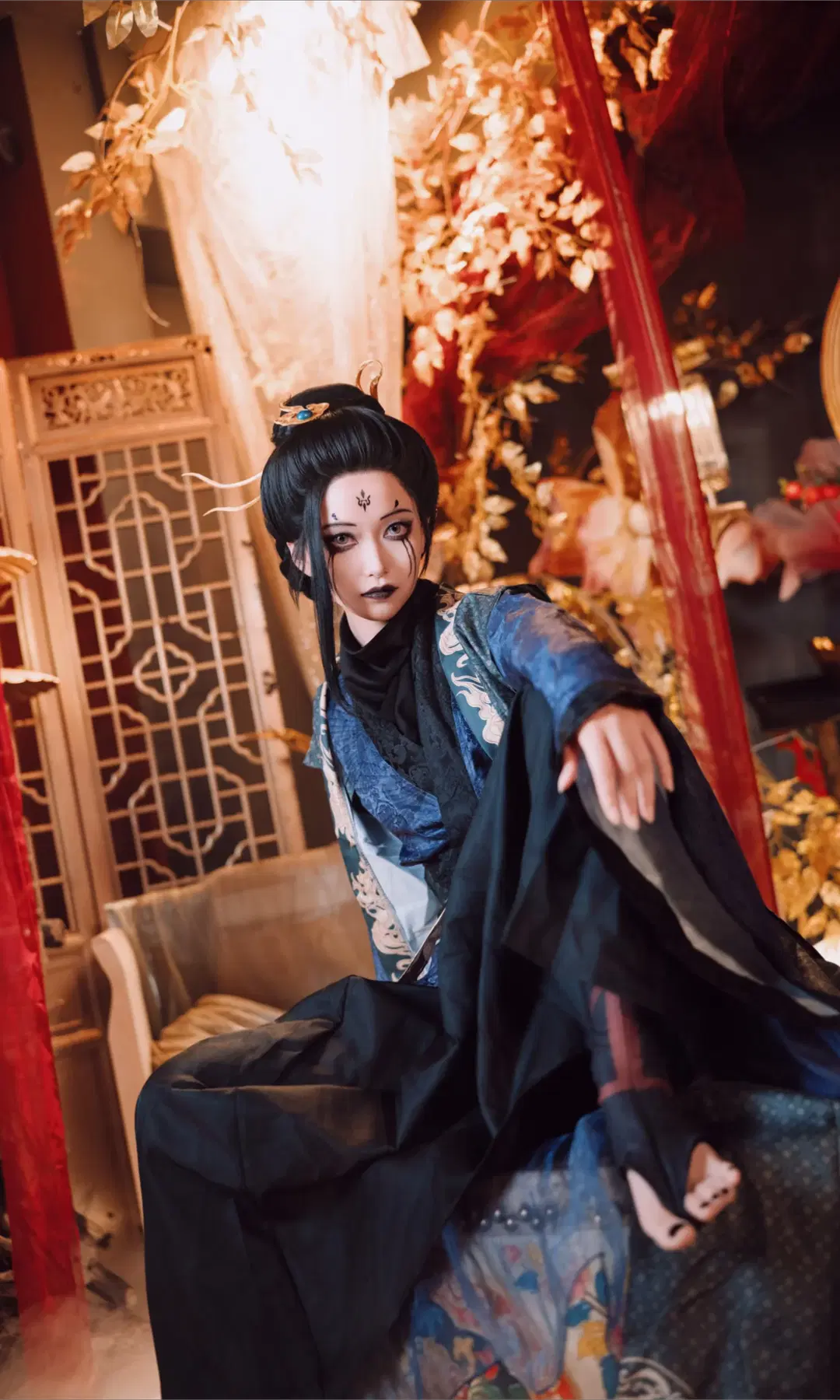 Black Myth: Wukong cosplay: Collision of dark ancient style styling and red-gold ambiance by TimeAfterTime_ - Image 2