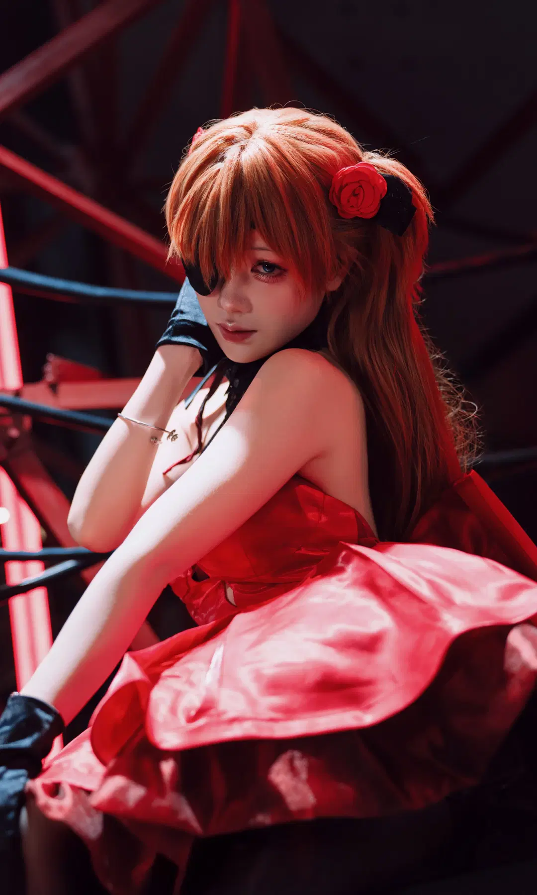 【明日香cos】Nikke胜利女神联动的红裙工业风正片 - TimeAfterTime - 第5张