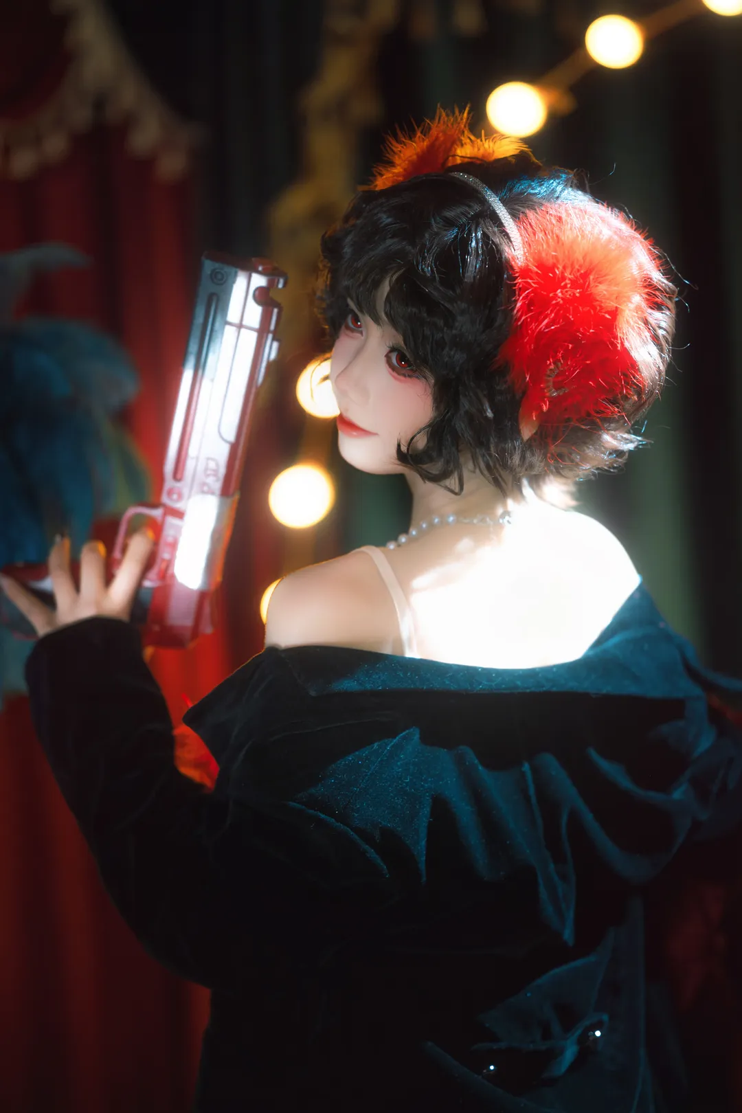 斯奈德cos, 重返未来1999, 复古人像摄影, 道具枪, 红黑复古风 - 第3张