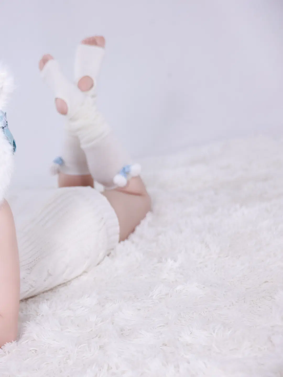 [Misaki cosplay] The Fluffy Cat of Blue Archive: A Languid Afternoon Cuddling a Teddy Bear by 蛙蛙 - Image 2