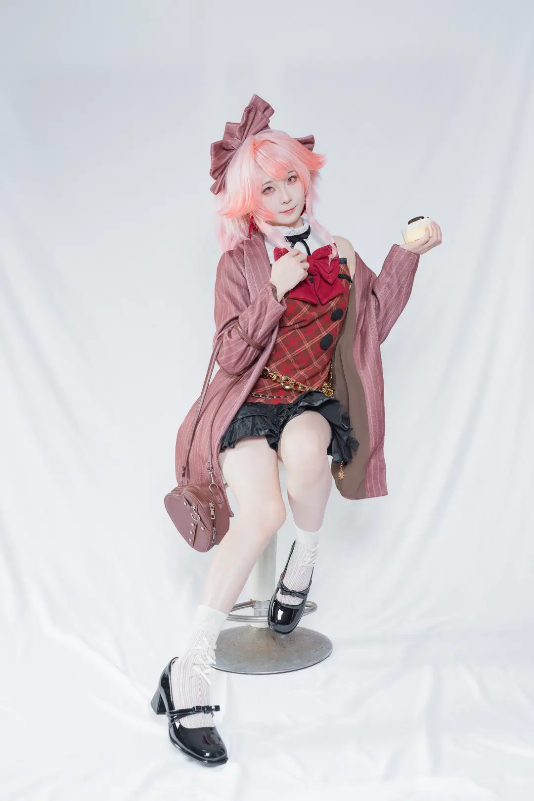 【羽生ももか コスプレ】『アークナイツ』ピンク髪のスイートハート撮影記録（ピンクのウィッグ・白レースソックス） - 栗栗栗子 - 2枚目