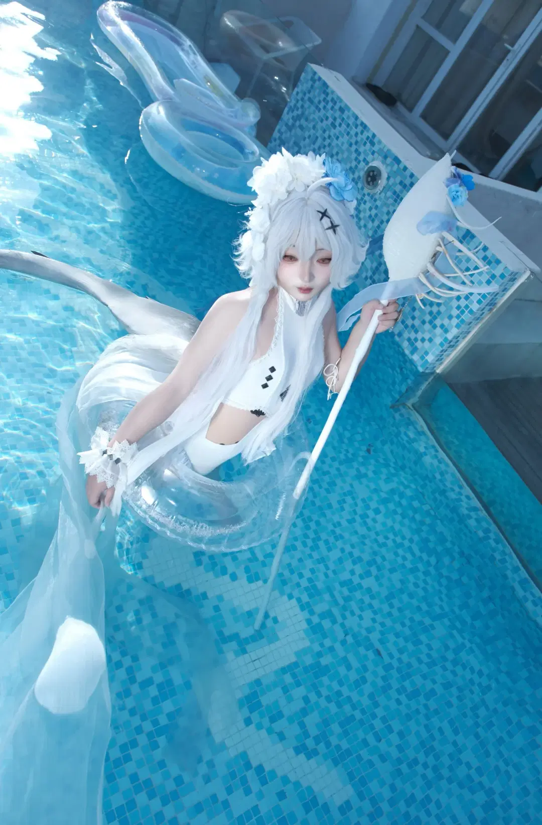 [Tomimi cosplay] Arknights Serene Midnight: Summer Coolness by the Azure Poolside by 片片 - Image 3