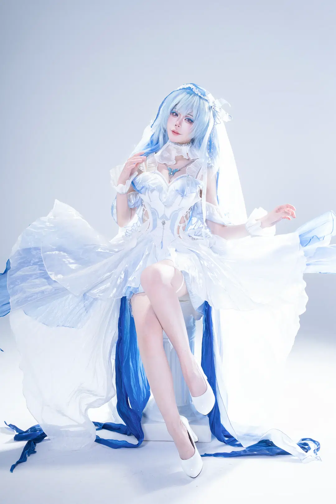 【守岸人cos】鳴潮花嫁月潮星紗，沒有後勤也能自己甩裙襬出片 - 是菱沫沫吖 - 第6張