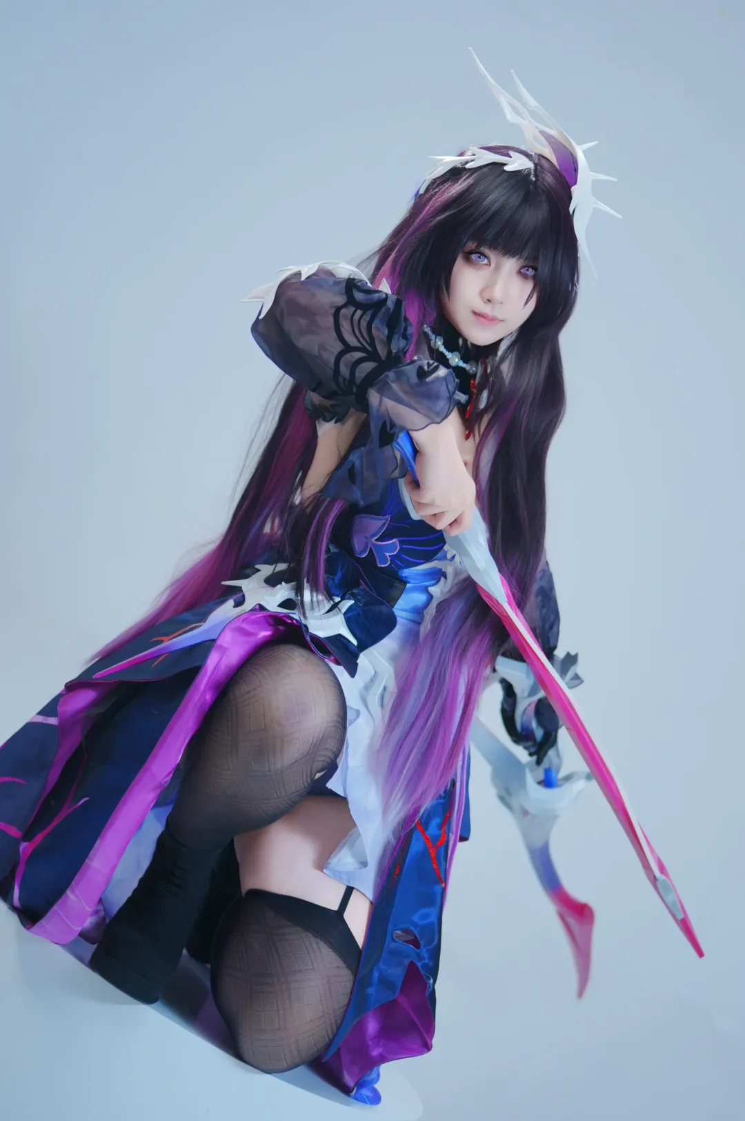 崩坏星穹铁道, 棚拍, 海瑟音cos, 蓝色礼服, 黑丝网袜 - 第2张