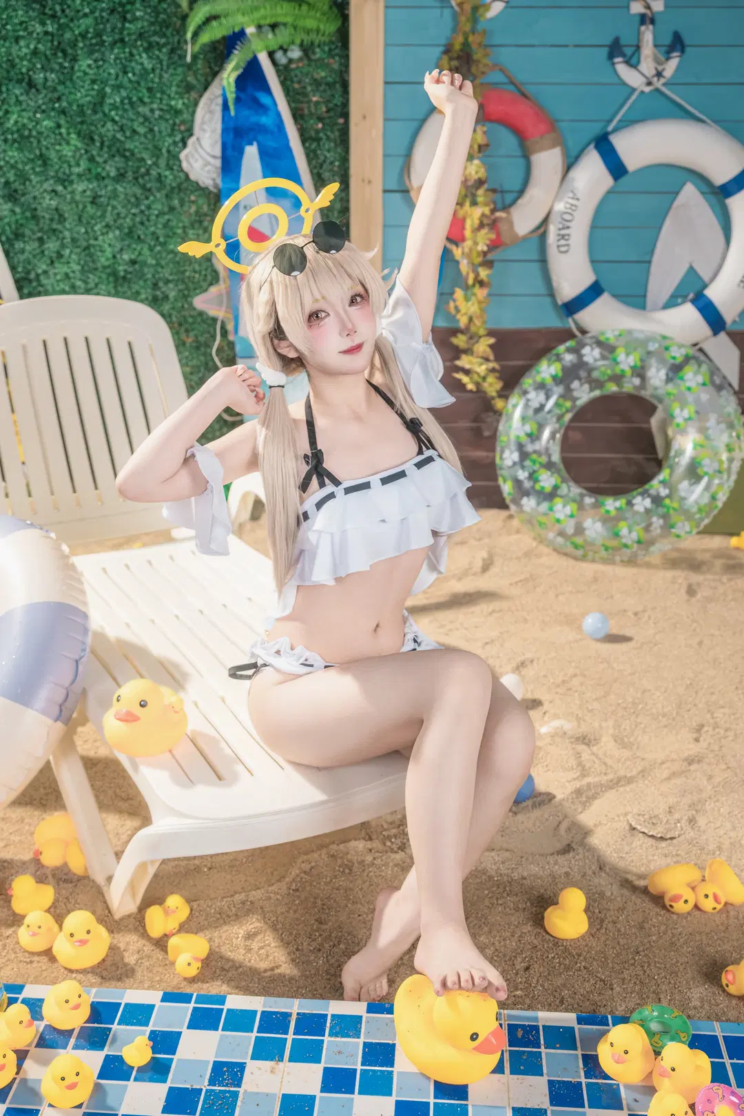 【ヒフミのコスプレ】ブルーアーカイブの夏水着、黄色いアヒルと涼やかな夏を - 金桻 - 2枚目