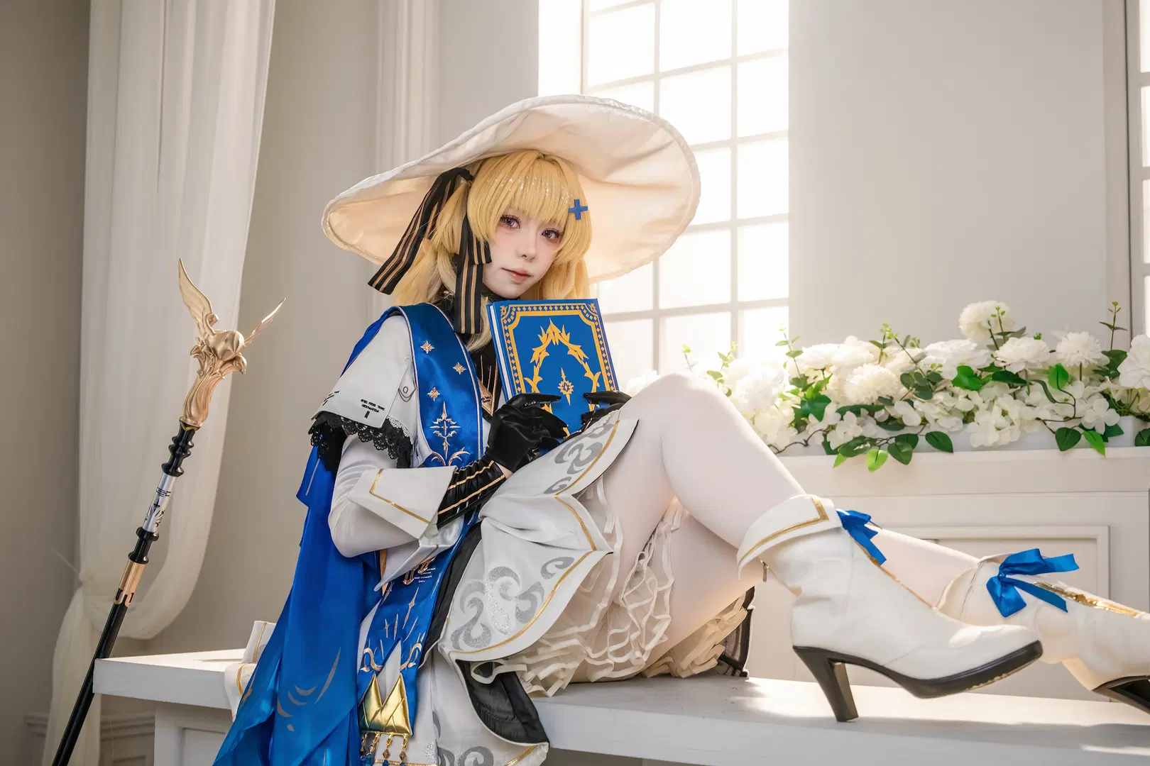 【菲比cos】鸣潮菲比，白蓝金配色与魔法书的优雅碰撞 - 金桻 - 第3张