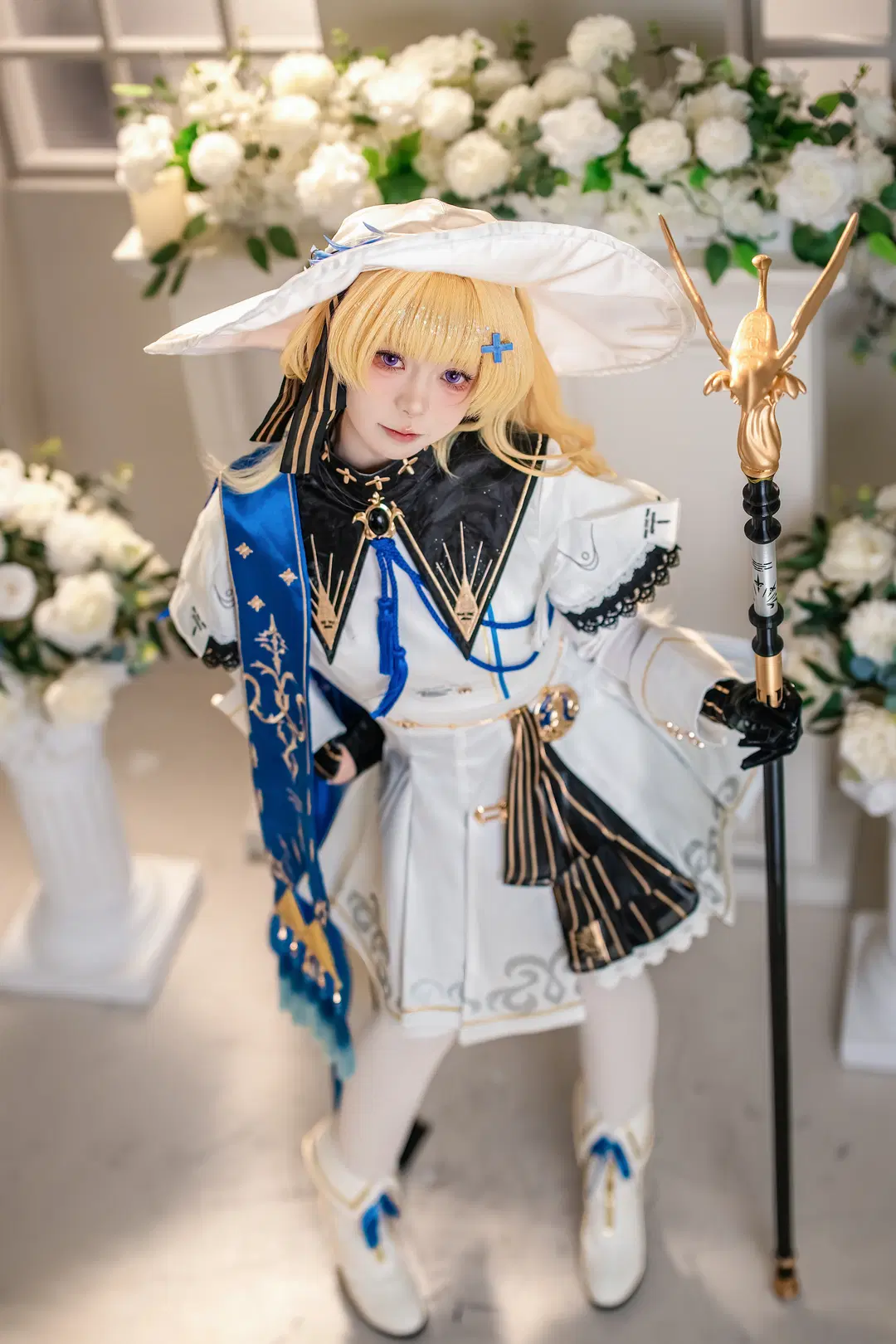 【菲比cos】鸣潮菲比，白蓝金配色与魔法书的优雅碰撞 - 金桻 - 第7张