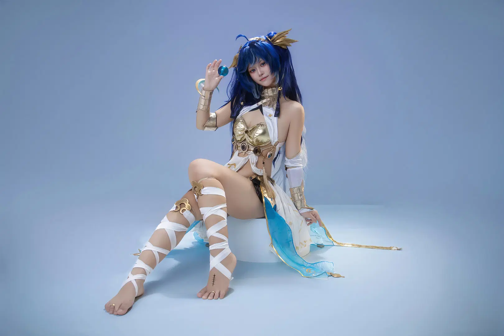 Wuthering Waves, Anime-style photography, Iuno cosplay, White studio photography, Iuno action direction