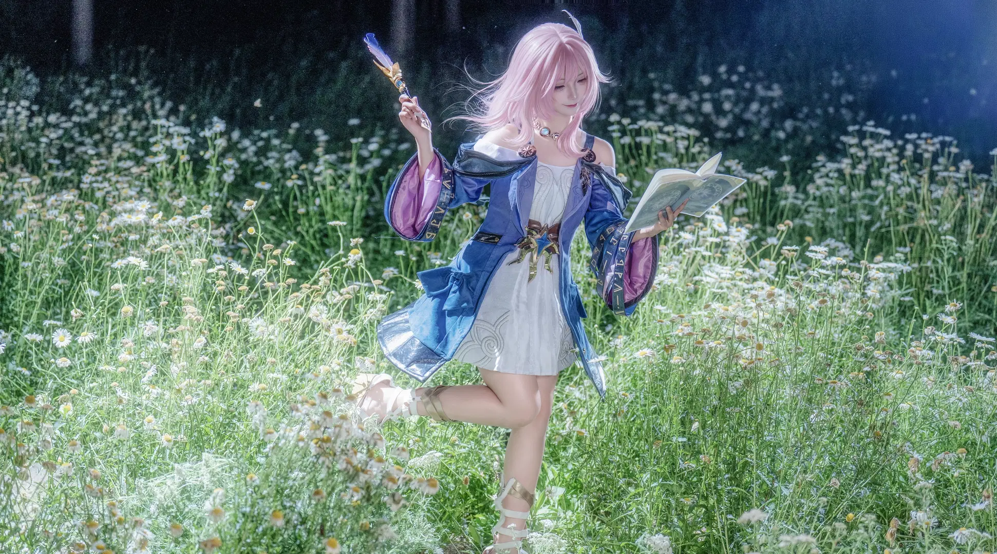 【小昔涟cos】夜晚的雏菊花丛与魔法书页 - SanX_三夏 - 第3张
