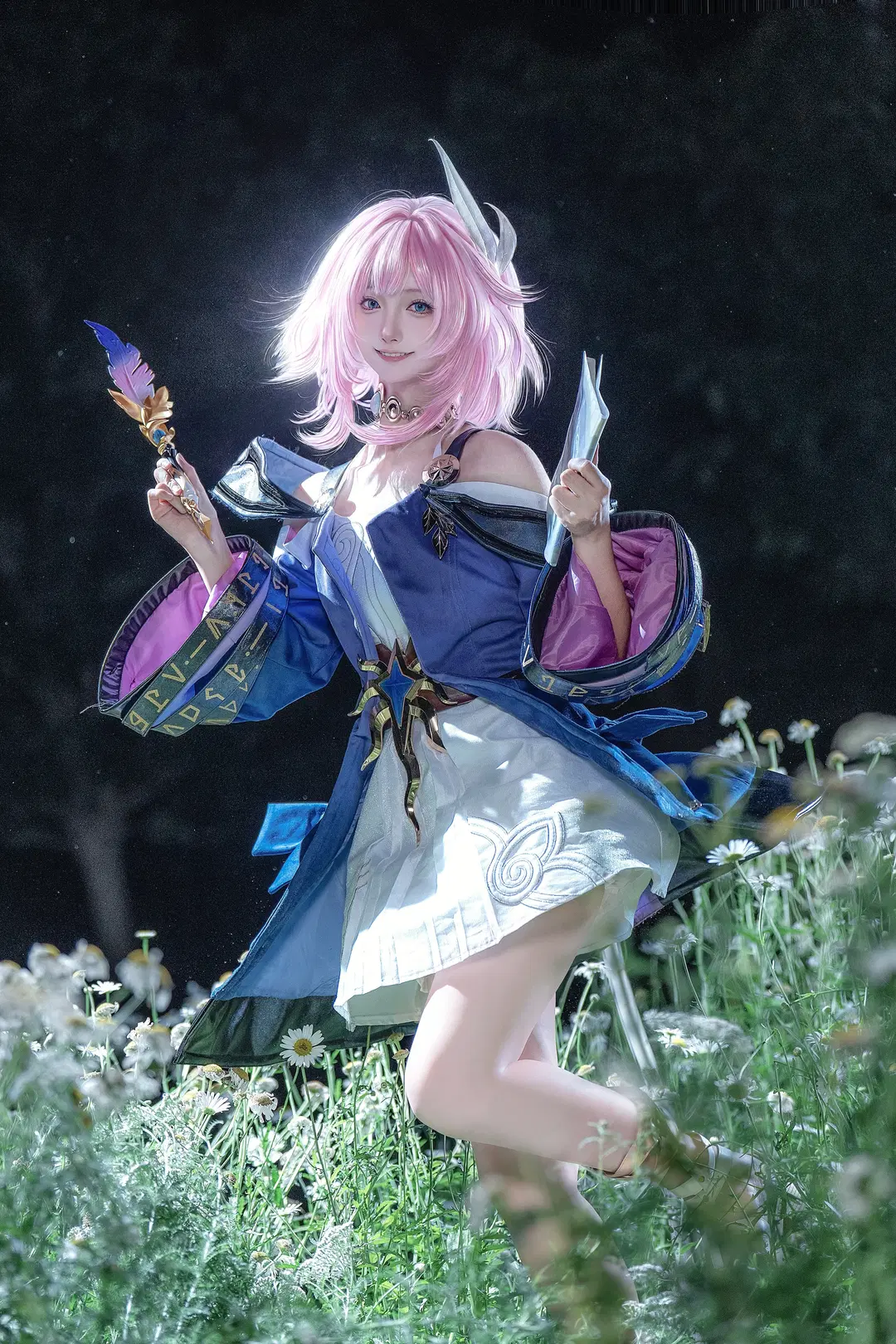 【小昔涟cos】夜晚的雏菊花丛与魔法书页 - SanX_三夏 - 第4张