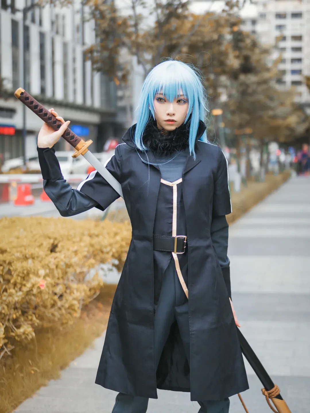 户外摄影, 二次元cosplay, 蓝色假发, 利姆露cos, 黑色风衣 - 第6张