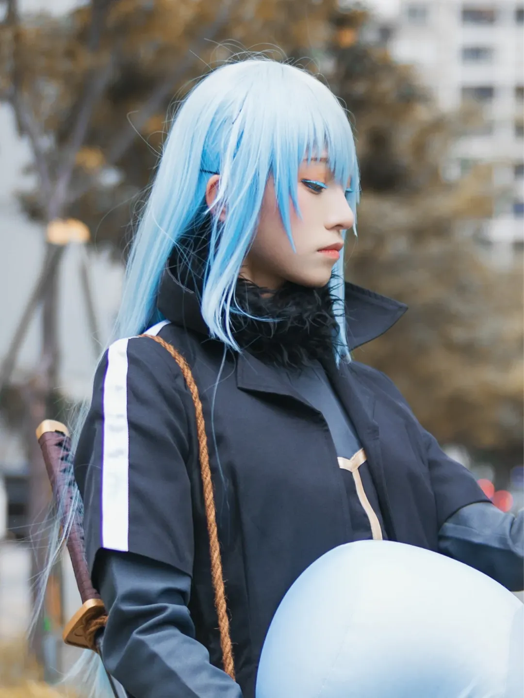 户外摄影, 二次元cosplay, 蓝色假发, 利姆露cos, 黑色风衣 - 第7张