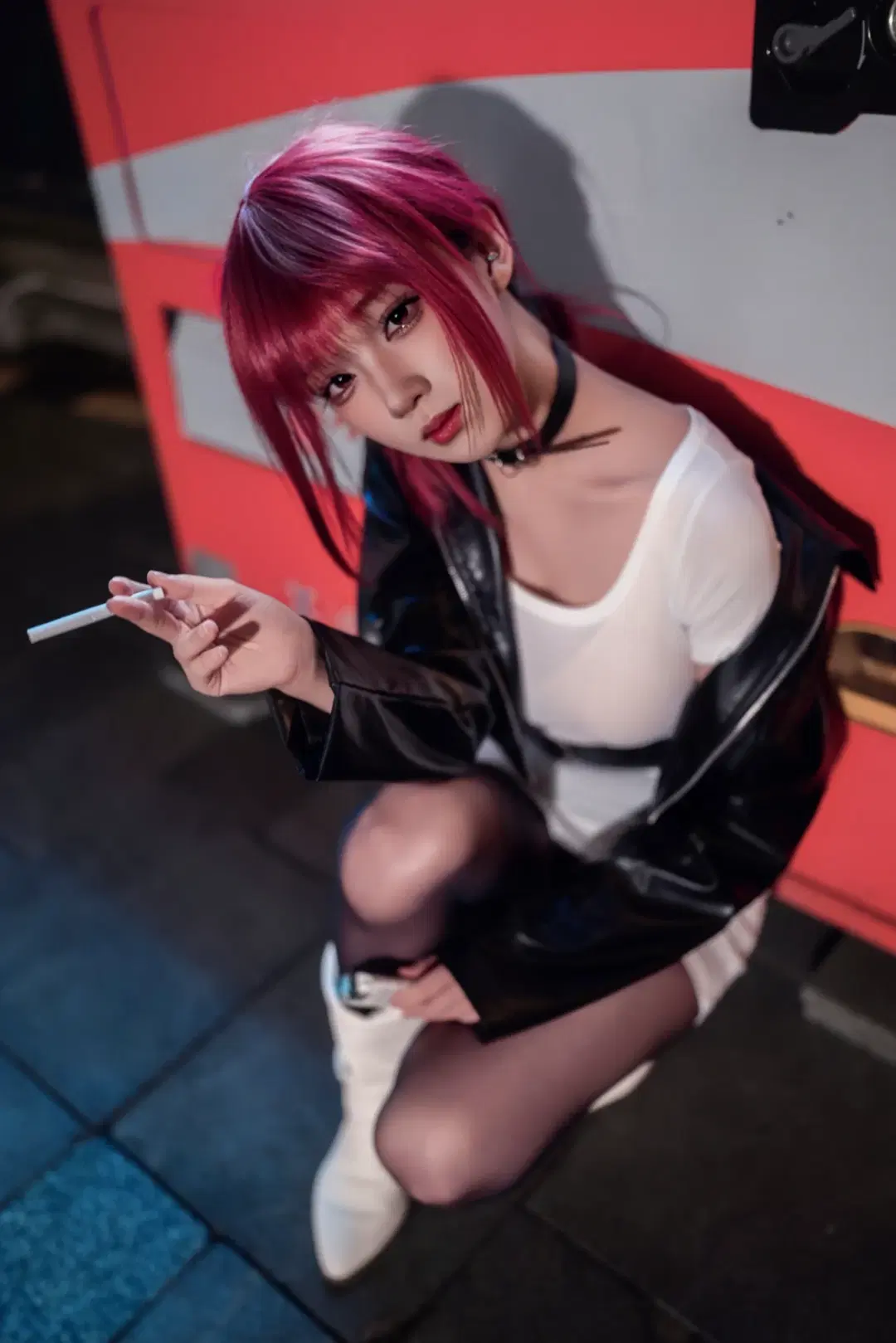 【田山小姐cos】夜色街頭裡的呑雲吐霧，這身皮衣配短裙太有感覺了 - 大橘 - 第13張