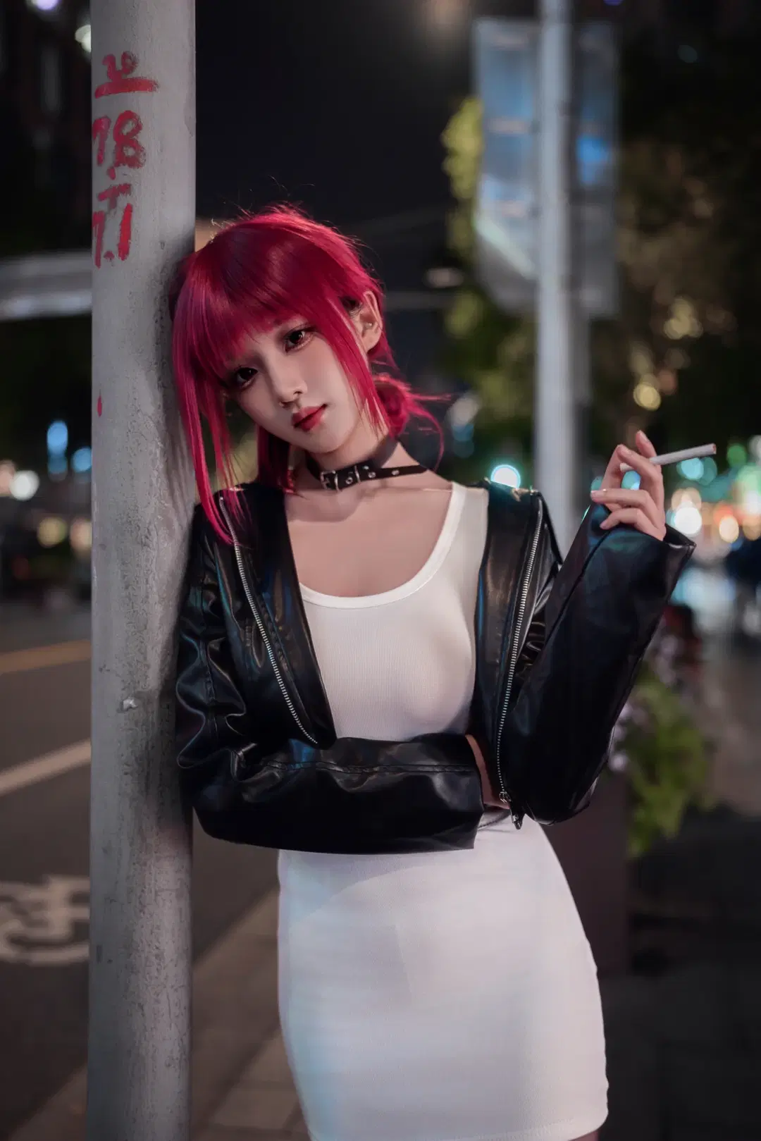 【田山小姐cos】夜色街頭裡的呑雲吐霧，這身皮衣配短裙太有感覺了 - 大橘 - 第8張