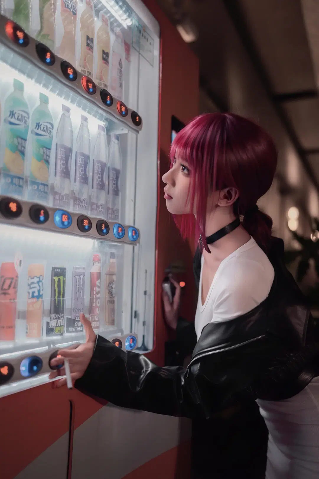 【田山小姐cos】夜色街頭裡的呑雲吐霧，這身皮衣配短裙太有感覺了 - 大橘 - 第9張