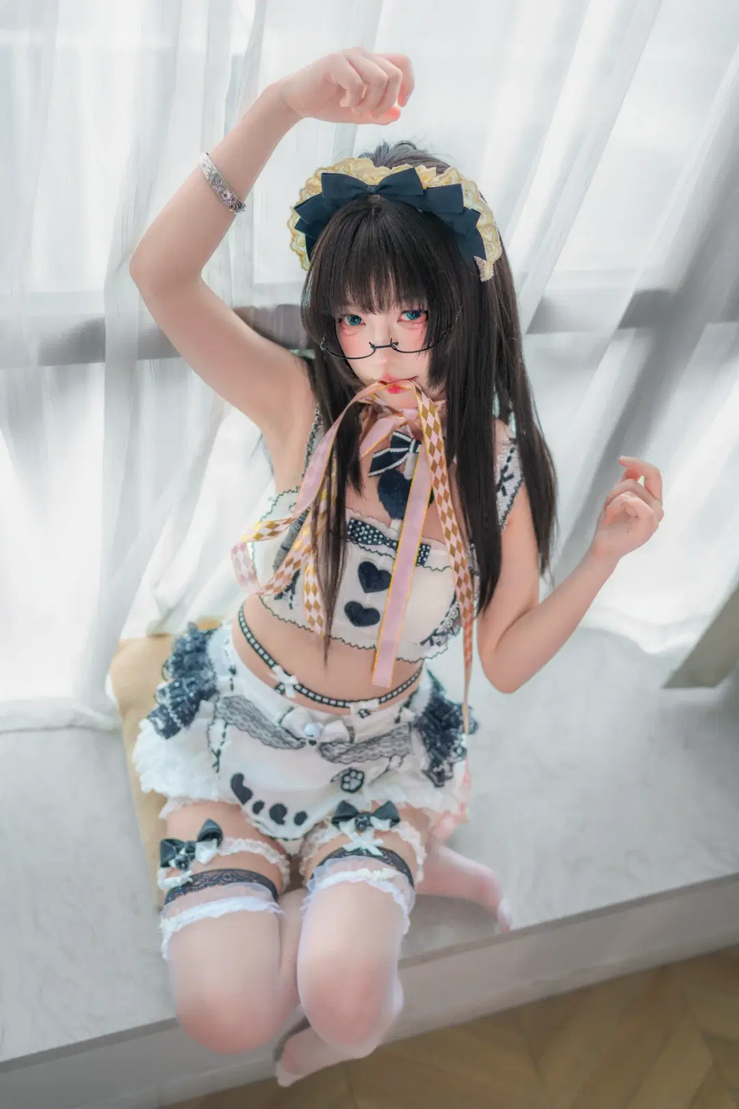 This Cat Girl Look with White Stockings Is Incredibly Photogenic by 大橘 - Image 11