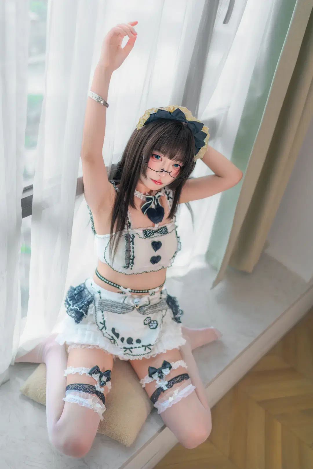This Cat Girl Look with White Stockings Is Incredibly Photogenic by 大橘 - Image 8