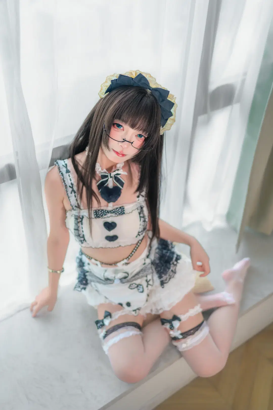 This Cat Girl Look with White Stockings Is Incredibly Photogenic by 大橘 - Image 9