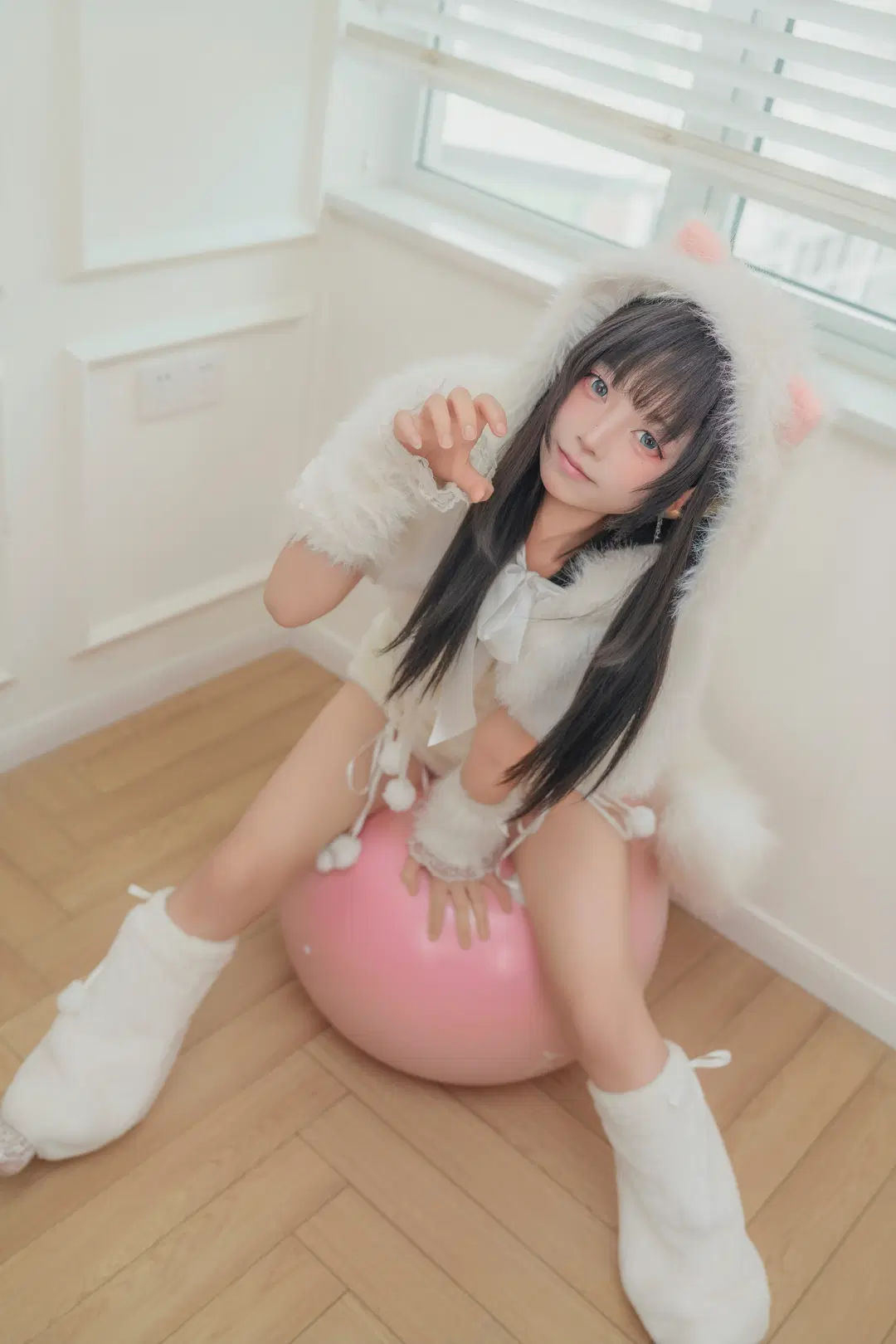 cosplay, 二次元少女, 猫娘cos, 居家写真, 白色毛绒装