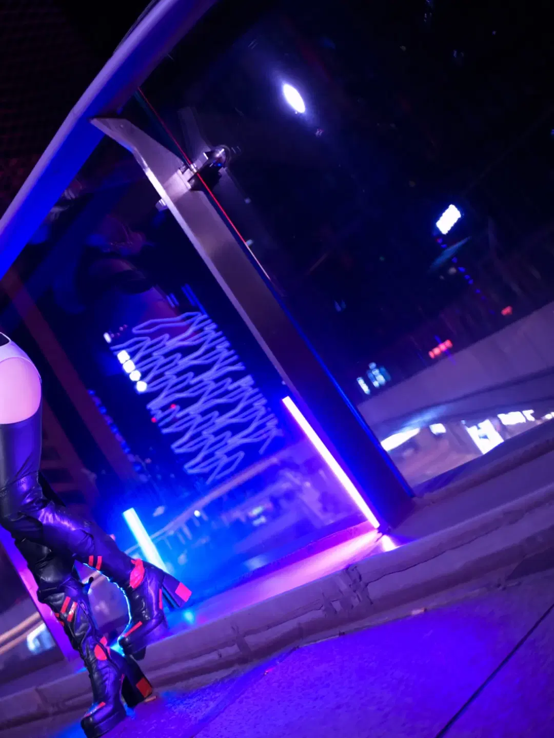 【露西cos】赛博朋克2077天台夜影，霓虹下的赛博浪漫 - 楷逸 - 第2张