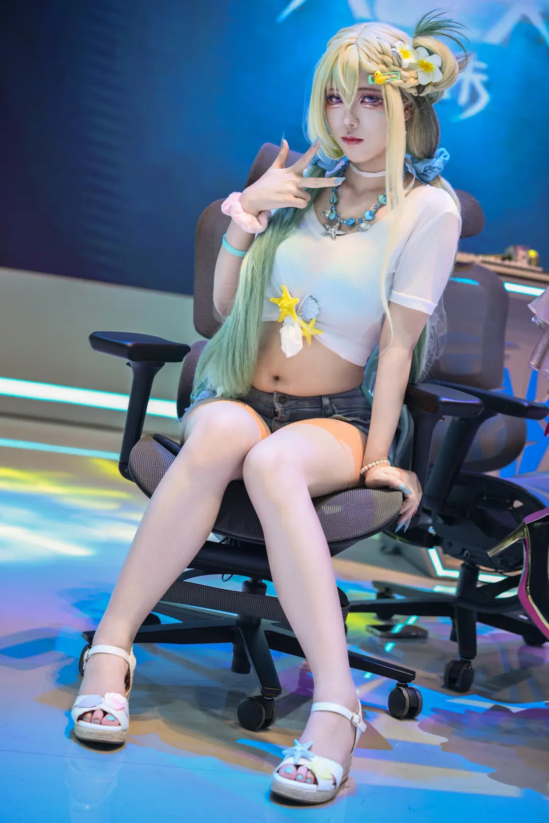 ChinaJoy 2026 Anime Convention Snapshots: Costume Changes from Elf Style to Cyber-Techwear (Cosplay & White Stockings) by Forever_Khalil_C - Image 9