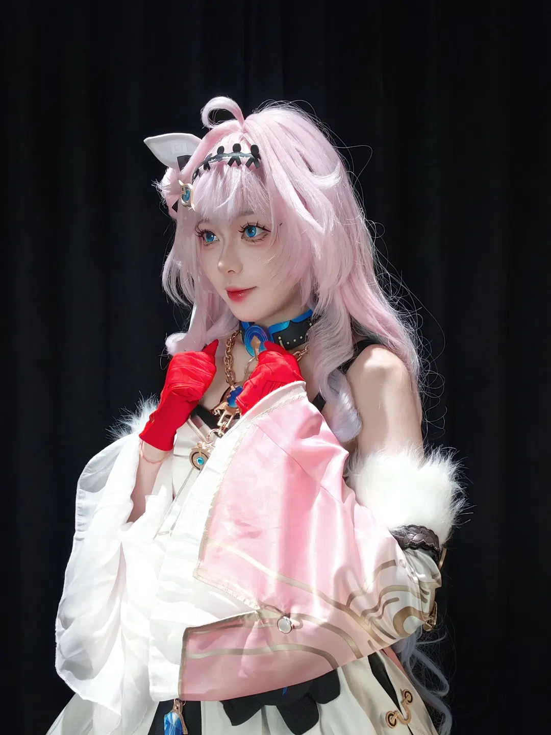 【達妮婭cos】鳴潮達妮婭的粉藍漸變髮色與白裙造型分享 - 小鱼干消灭侠 - 第3張