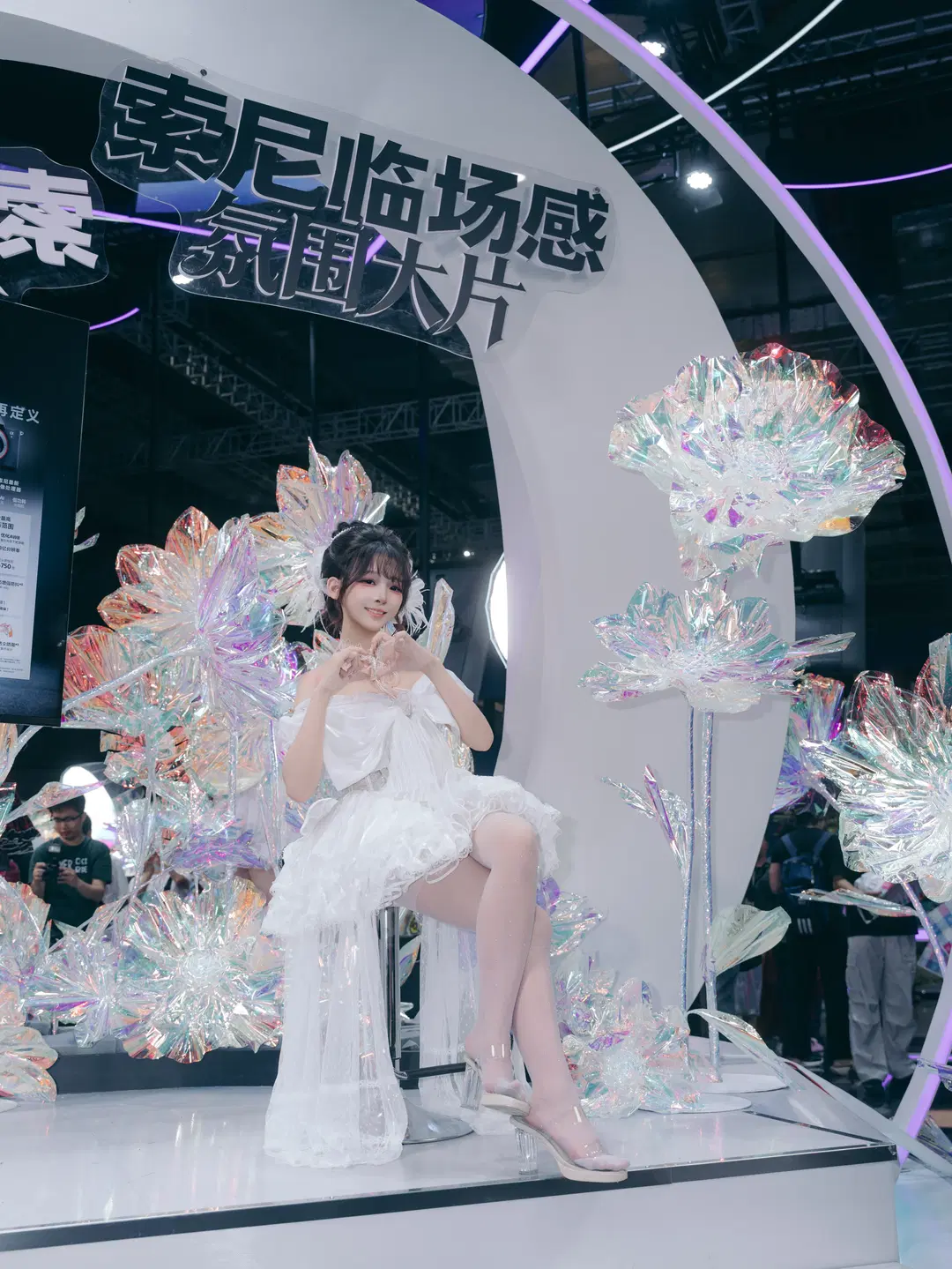 漫展索尼展台的黑红裙黑丝搭配太出片了 - 蒋书剑 - 第12张