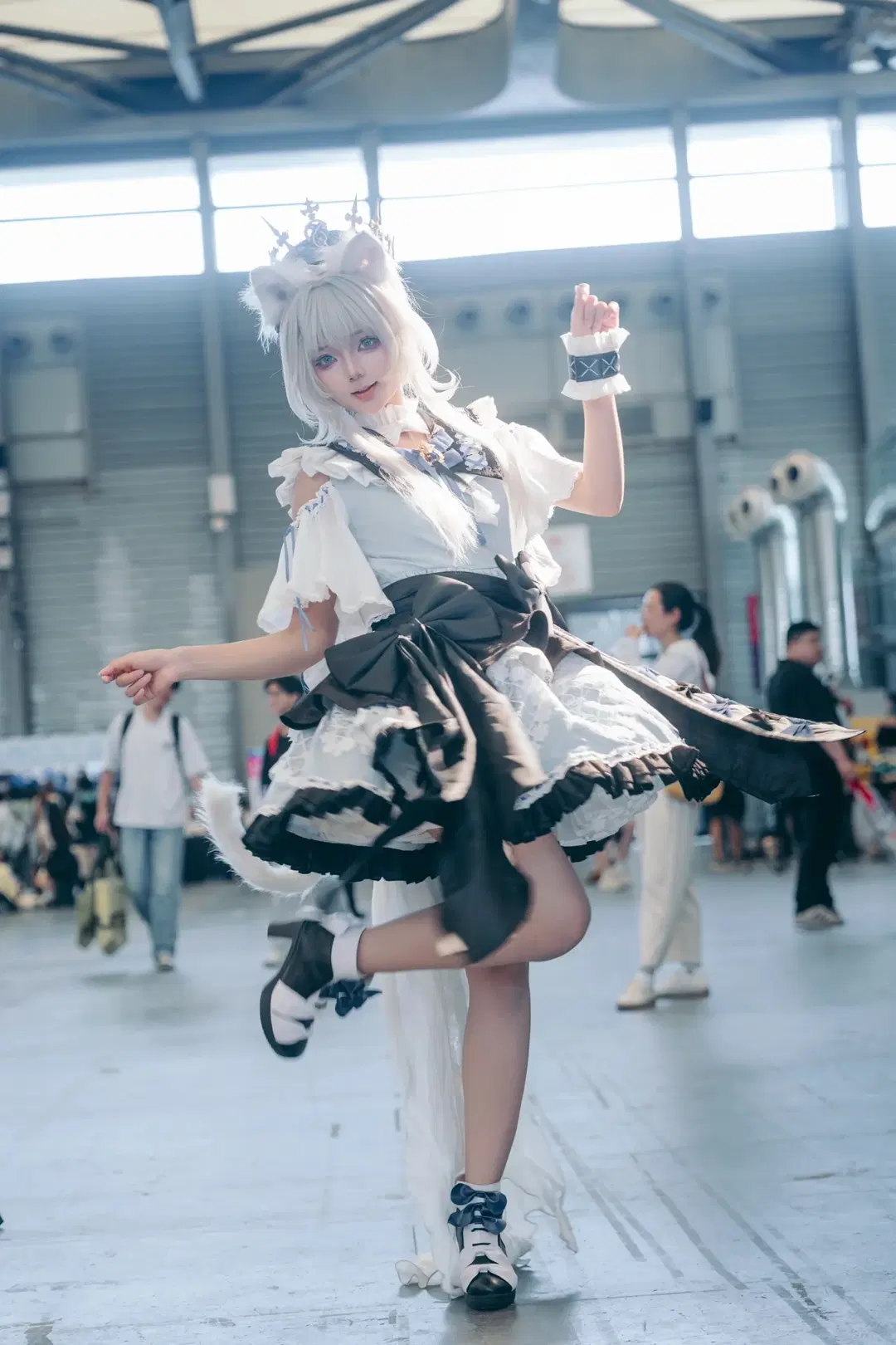 【遠坂凛 コスプレ】チャイナジョイ2026会場での黒ストッキング×赤マント！高ダイナミックレンジ動体撮影レビュー - 蒋书剑 - 10枚目