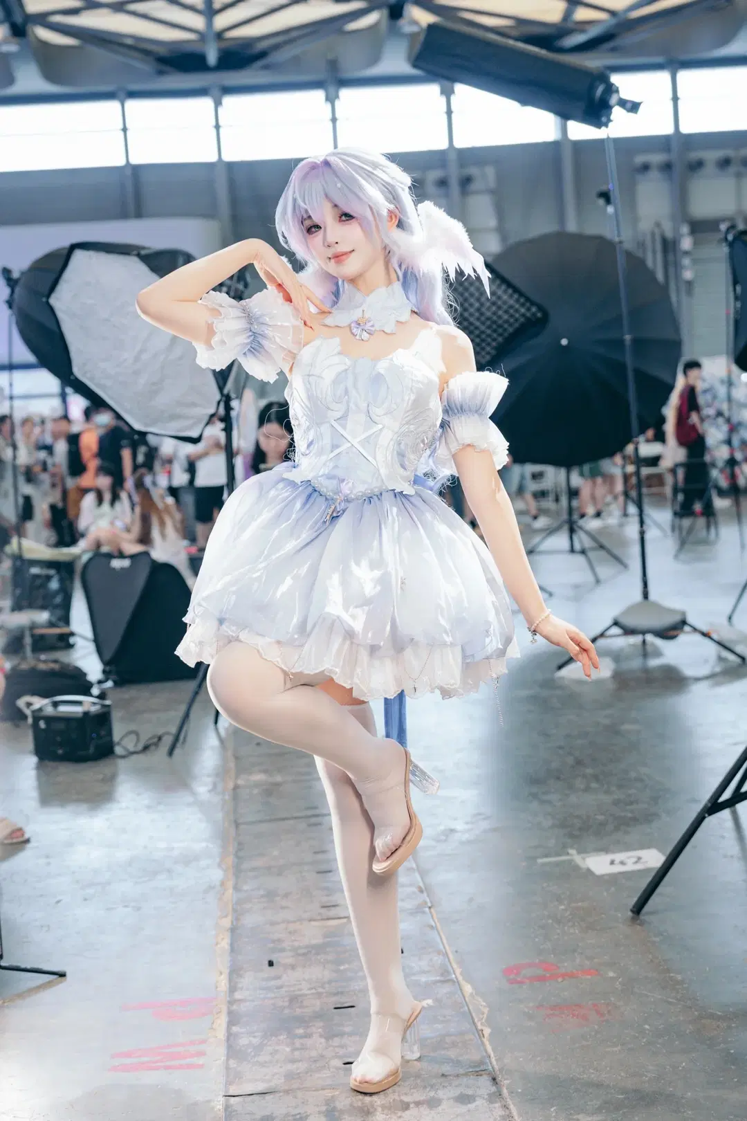 【遠坂凛 コスプレ】チャイナジョイ2026会場での黒ストッキング×赤マント！高ダイナミックレンジ動体撮影レビュー - 蒋书剑 - 11枚目