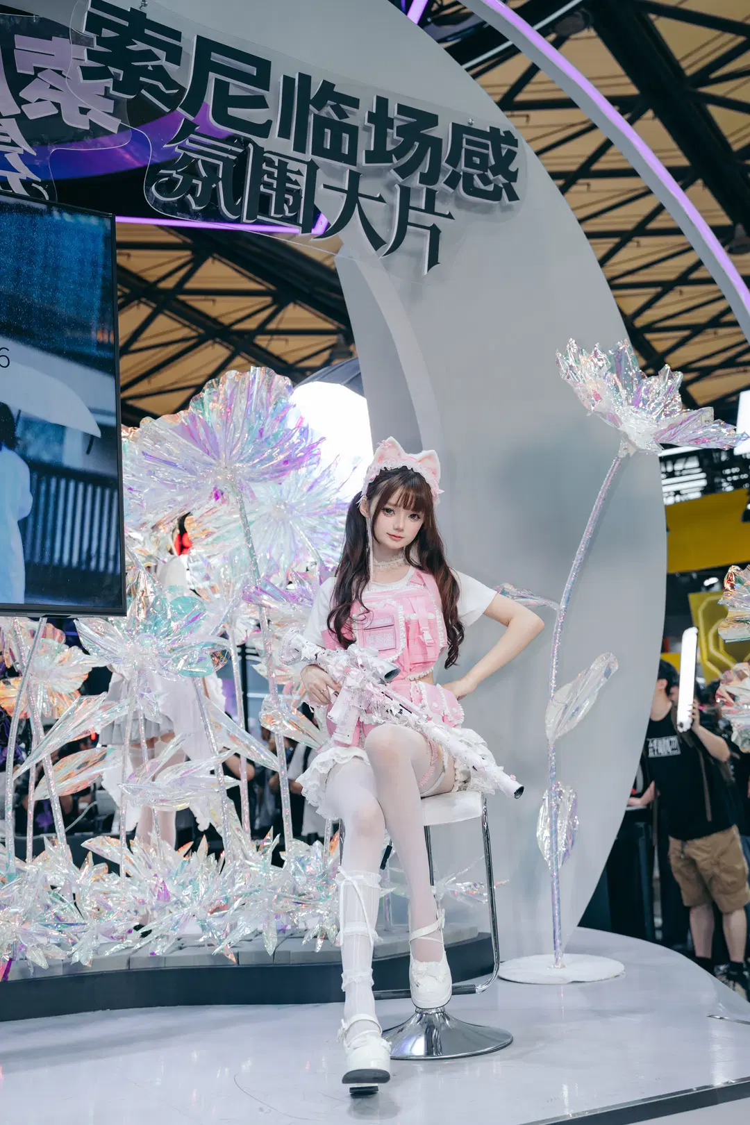 【遠坂凛 コスプレ】チャイナジョイ2026会場での黒ストッキング×赤マント！高ダイナミックレンジ動体撮影レビュー - 蒋书剑 - 17枚目