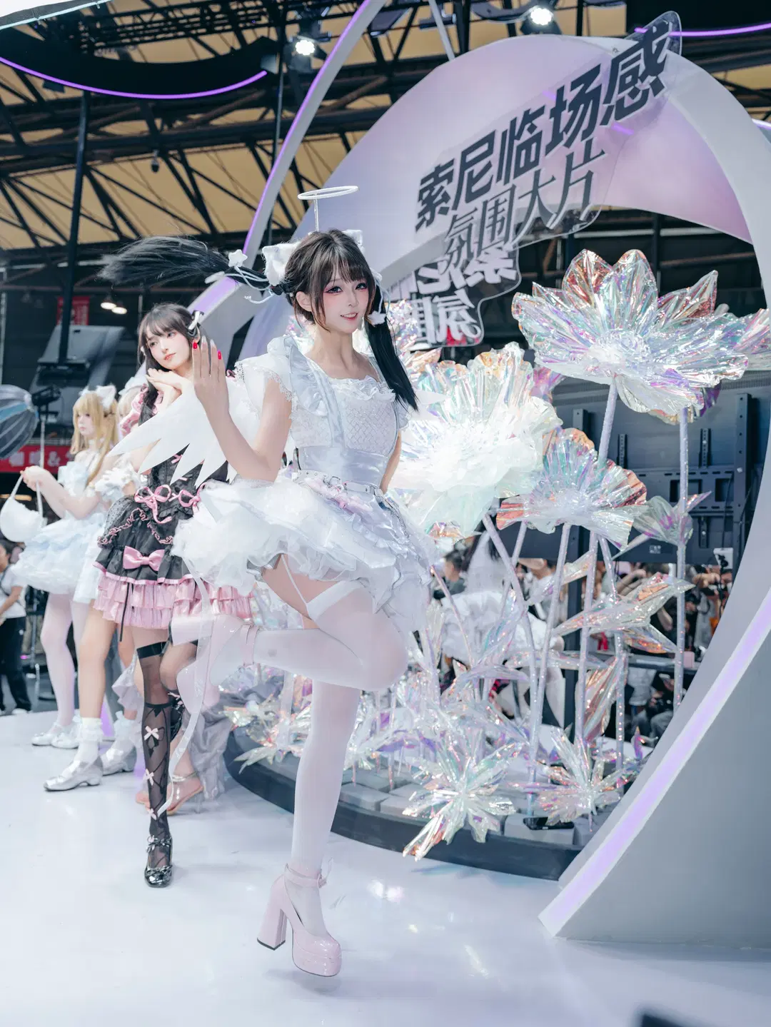 【遠坂凛 コスプレ】チャイナジョイ2026会場での黒ストッキング×赤マント！高ダイナミックレンジ動体撮影レビュー - 蒋书剑 - 18枚目