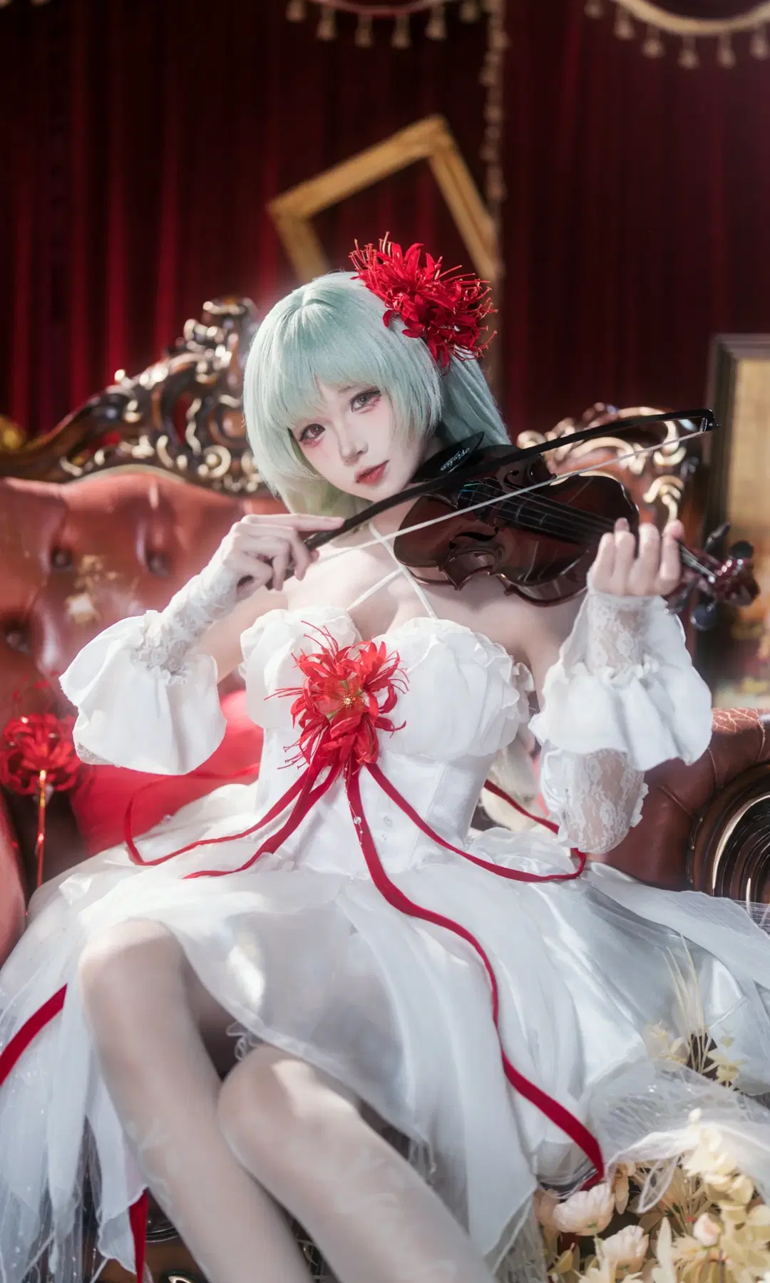 【フローヴァ コスプレ】鳴潮 フローヴァ、紅と白が織りなす華麗なる変奏曲：ゴシック風の世界 - 朝日六六花 - 2枚目