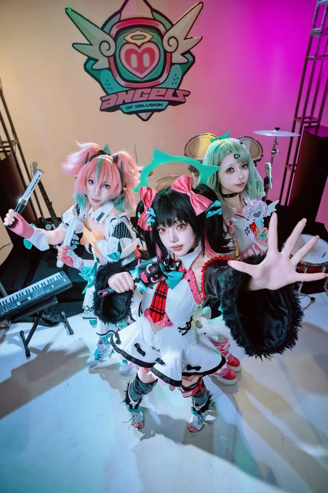 【千夏蕾咪cos】绝区零妄想天使三人组的舞台Live - 黑爱势力登场 - 第2张