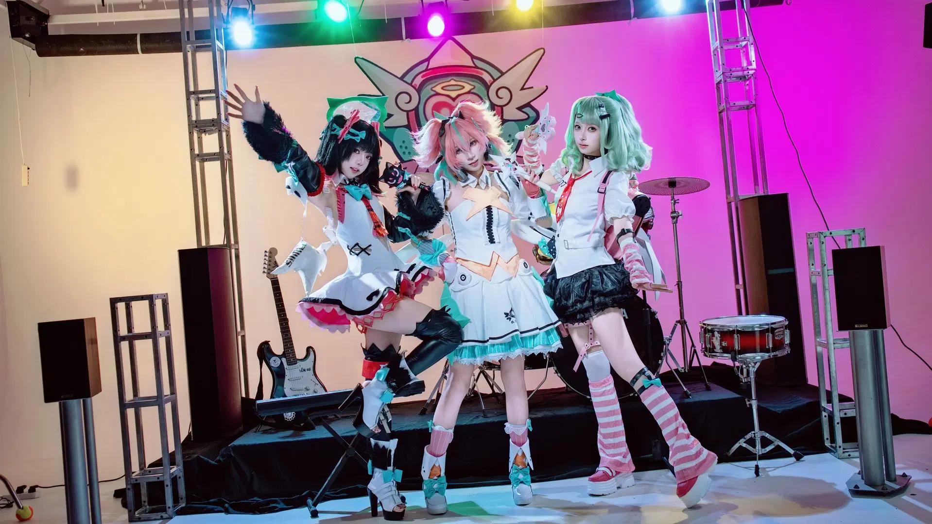 【千夏蕾咪cos】绝区零妄想天使三人组的舞台Live - 黑爱势力登场 - 第9张