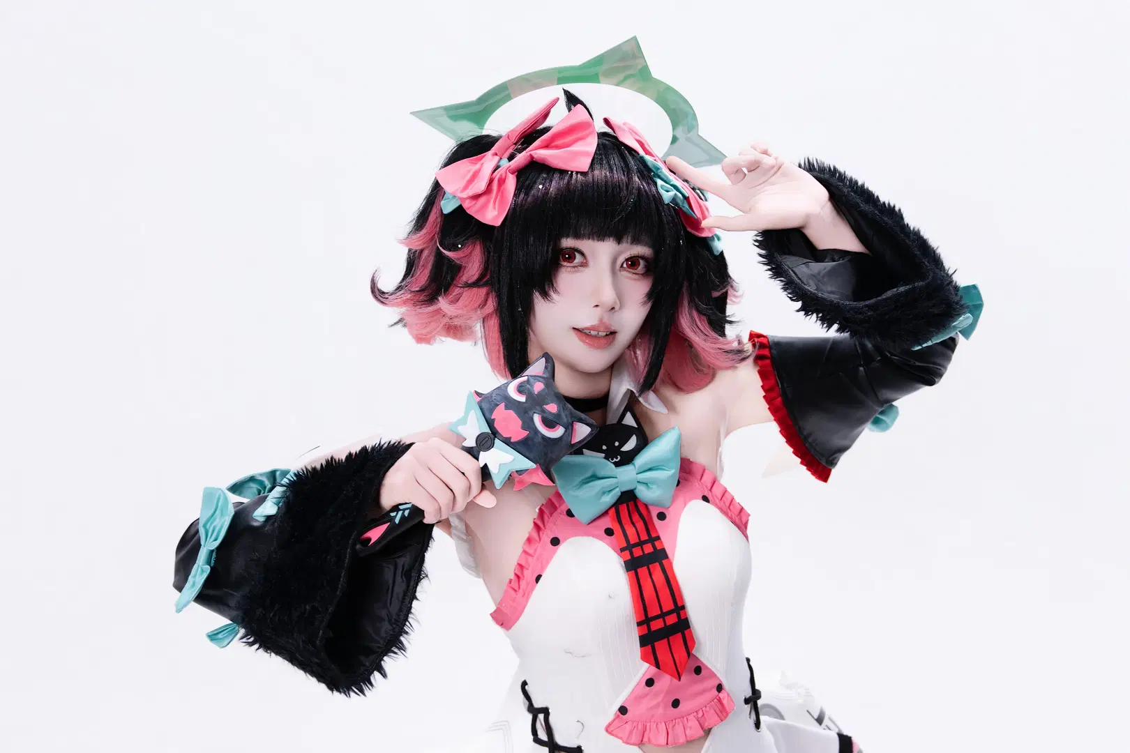 【南宮羽cos】絕區零妄想天使 白棚動作參考 - 黑爱势力登场 - 第3張