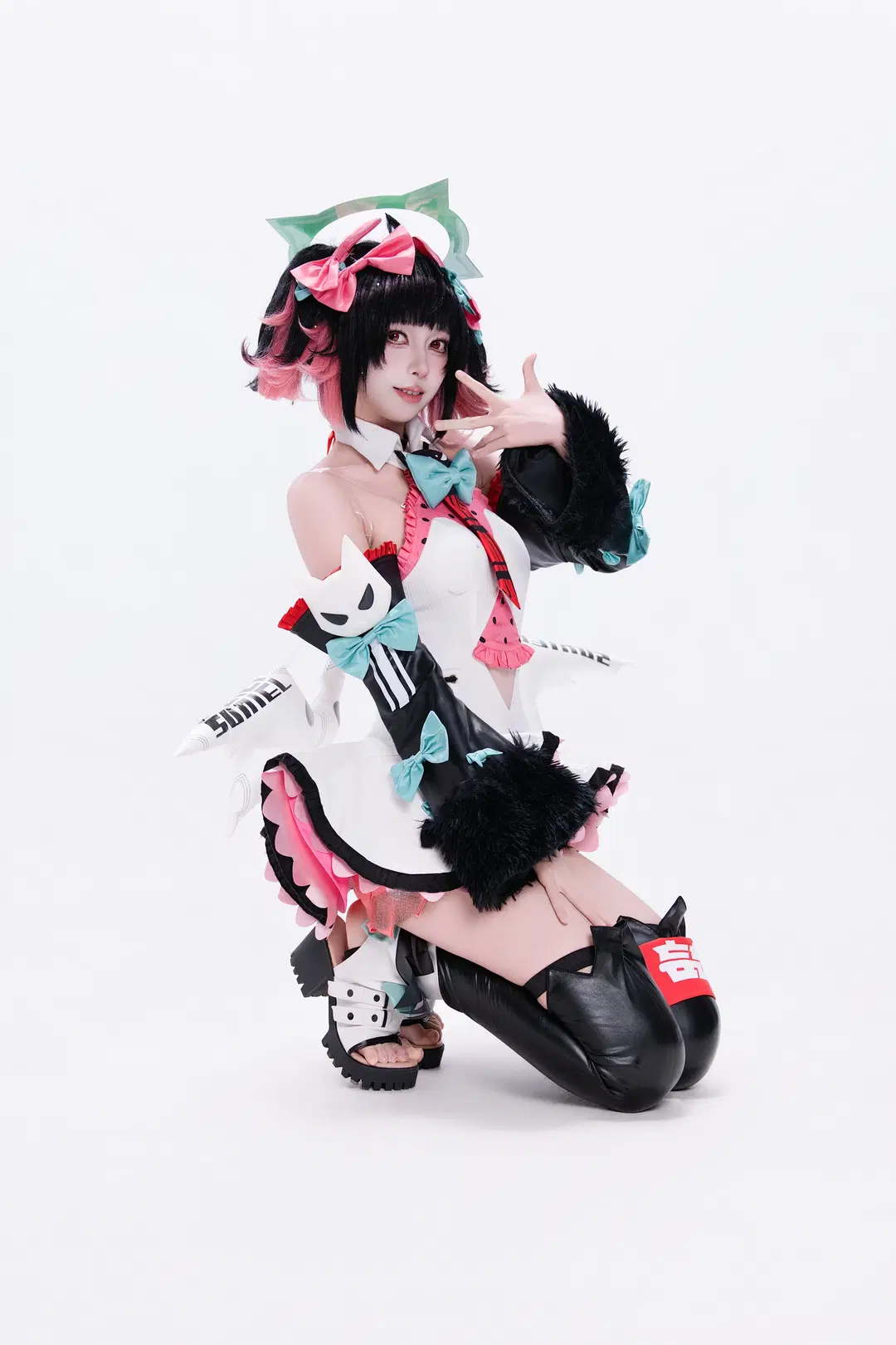 【南宮羽cos】絕區零妄想天使 白棚動作參考 - 黑爱势力登场 - 第9張
