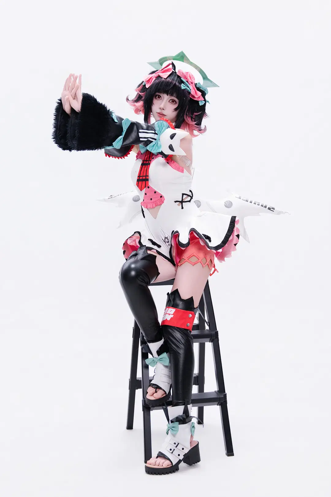 【南宫羽cos】绝区零白棚动作参考记录 - 黑爱势力登场 - 第4张